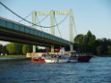 Motor Segelboot mit Motorschaden trieb gegen Alte Liebe bei Koeln Rodenkirchen P181